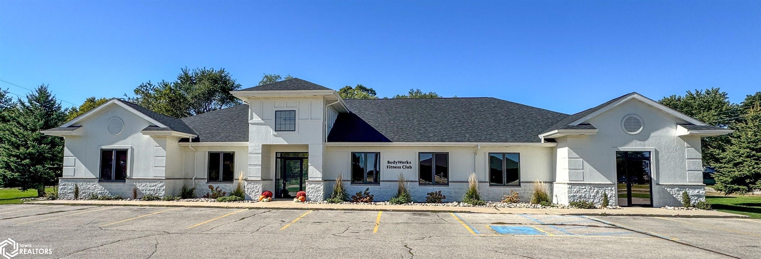 808 4th Street NE Hampton IA 50441