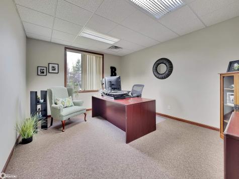 808 4th Street NE Hampton IA 50441