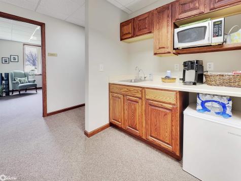 808 4th Street NE Hampton IA 50441