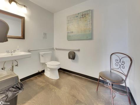 808 4th Street NE Hampton IA 50441