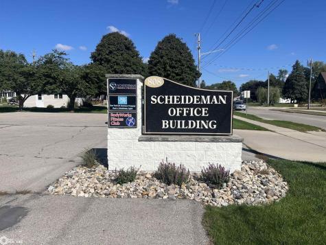 808 4th Street NE Hampton IA 50441