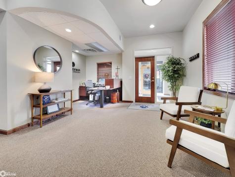 808 4th Street NE Hampton IA 50441