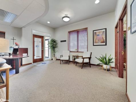 808 4th Street NE Hampton IA 50441