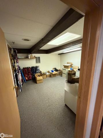 120 9th Street SW Clarion IA 50525