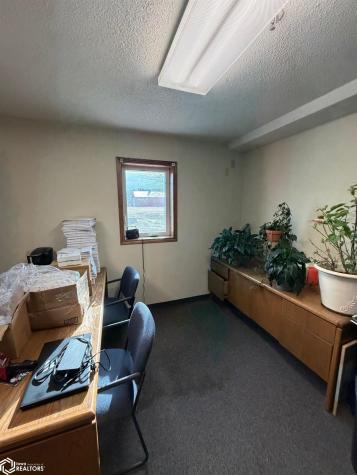 120 9th Street SW Clarion IA 50525