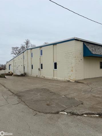 120 9th Street SW Clarion IA 50525