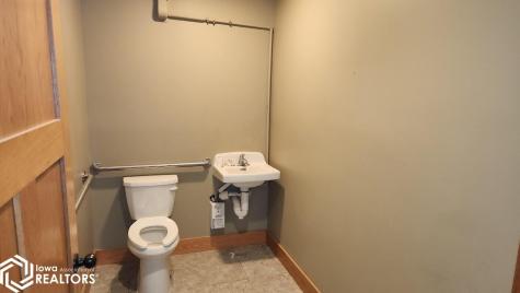 122-124 N Federal Avenue Mason City IA 50401