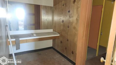 122-124 N Federal Avenue Mason City IA 50401