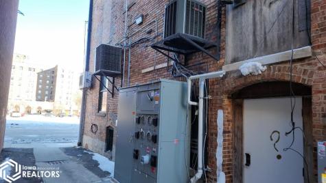 122-124 N Federal Avenue Mason City IA 50401