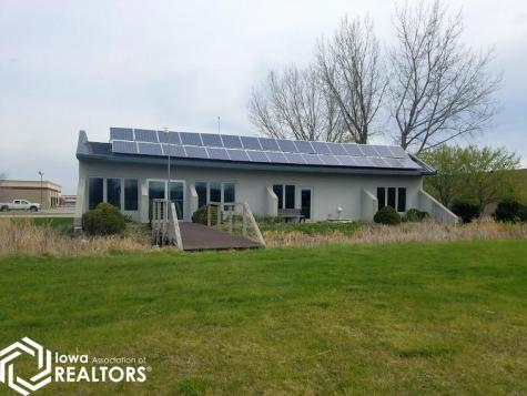 524 Village Green Drive Mason City IA 50401