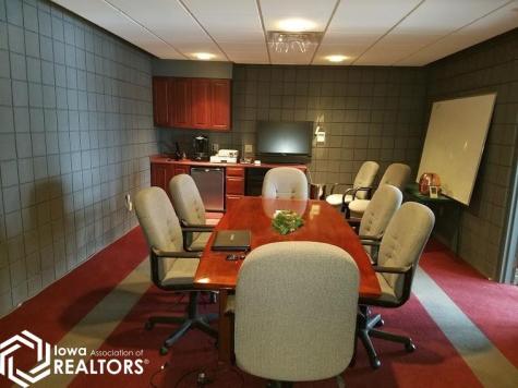 524 Village Green Drive Mason City IA 50401