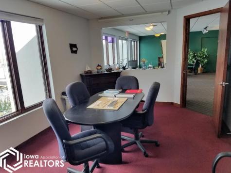 524 Village Green Drive Mason City IA 50401