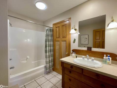 414 E Lake Street Ventura IA 50482