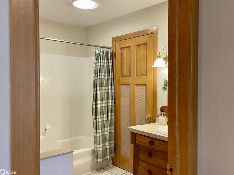 414 E Lake Street Ventura IA 50482