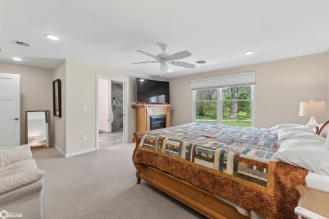 401 Oak Hill Court Clear Lake IA 50428