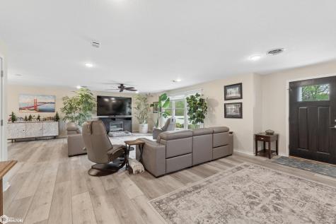 401 Oak Hill Court Clear Lake IA 50428