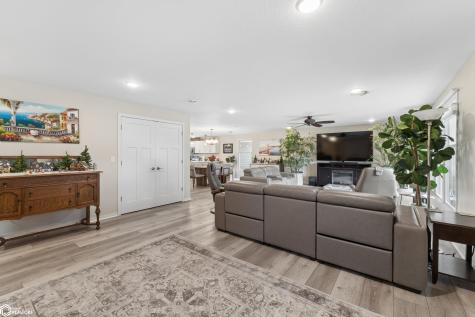 401 Oak Hill Court Clear Lake IA 50428