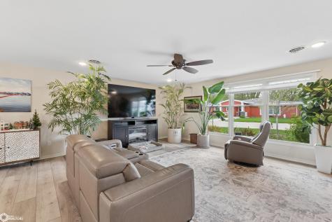 401 Oak Hill Court Clear Lake IA 50428