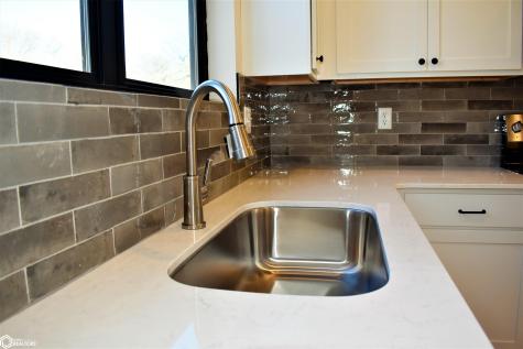 2358 River Road Iowa Falls IA 50126