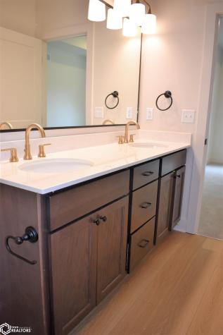 2356 River Road Iowa Falls IA 50126