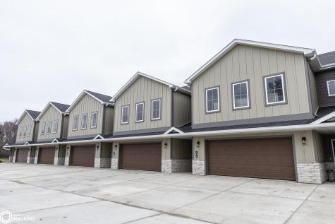 208 Stonebrook Court Clear Lake IA 50428