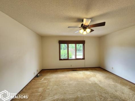 1 Asbury Court Mason City IA 50401