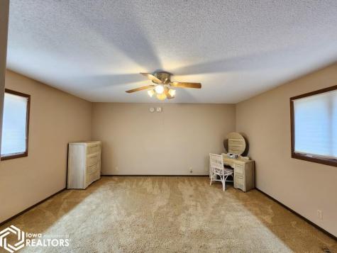 1 Asbury Court Mason City IA 50401