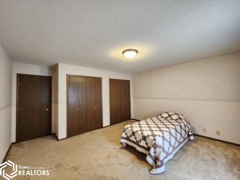1 Asbury Court Mason City IA 50401