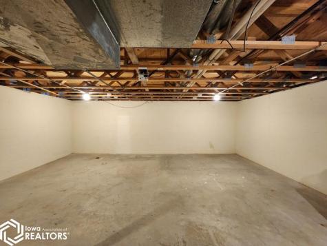 1 Asbury Court Mason City IA 50401