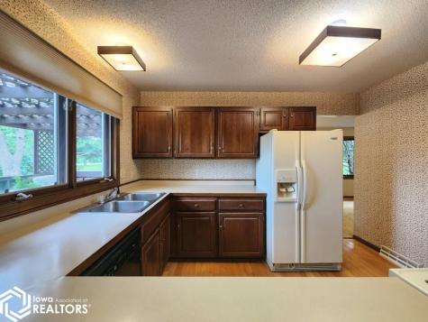 1 Asbury Court Mason City IA 50401