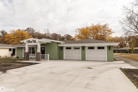 203 Glen Oaks Drive Clear Lake IA 50428