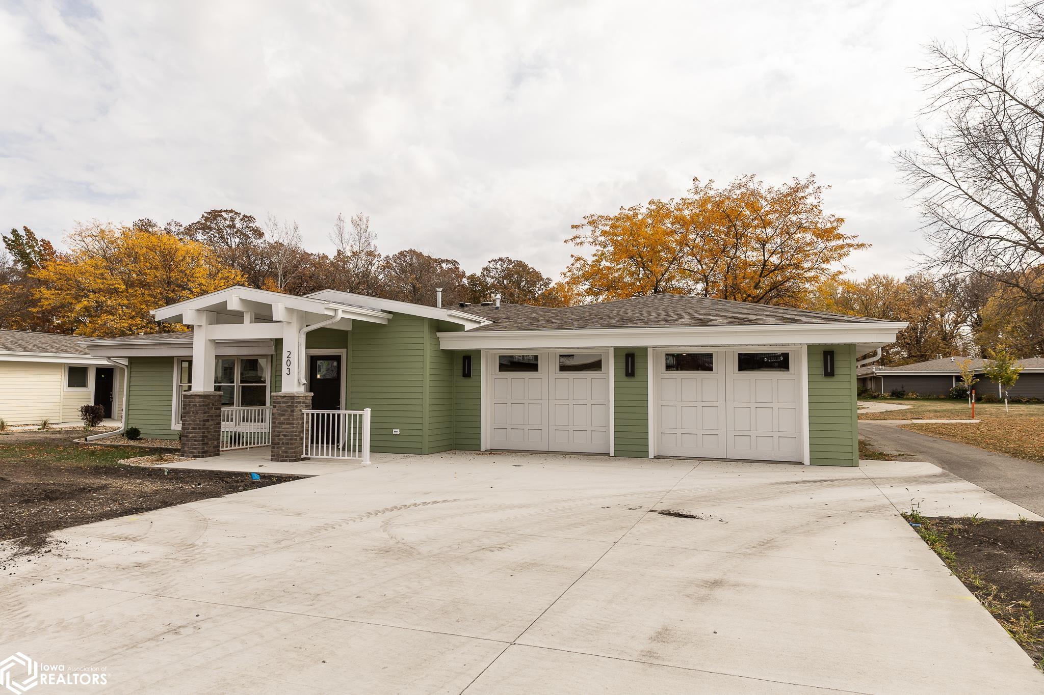 203 Glen Oaks Drive Clear Lake IA 50428