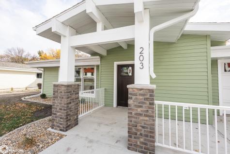 203 Glen Oaks Drive Clear Lake IA 50428