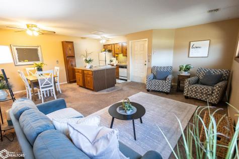 600 #A2 Briarstone Drive Mason City IA 50401