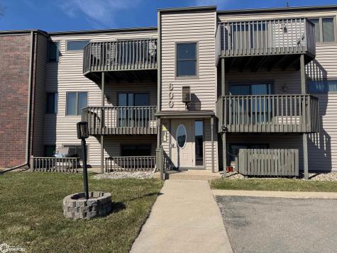 600 #A2 Briarstone Drive Mason City IA 50401