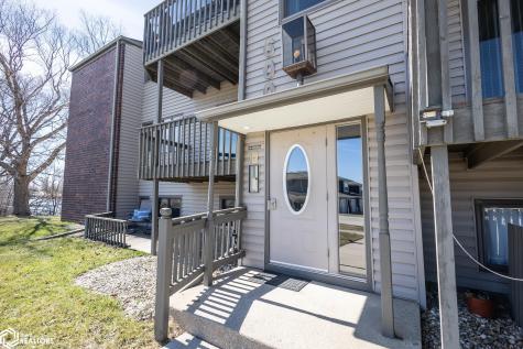 600 #A2 Briarstone Drive Mason City IA 50401