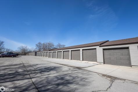 600 #A2 Briarstone Drive Mason City IA 50401