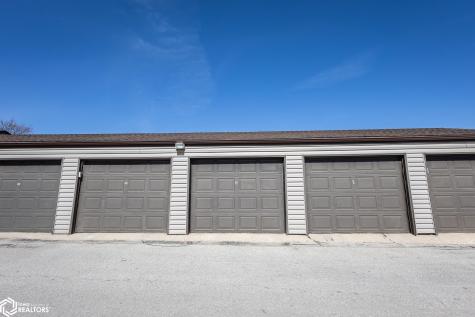 600 #A2 Briarstone Drive Mason City IA 50401