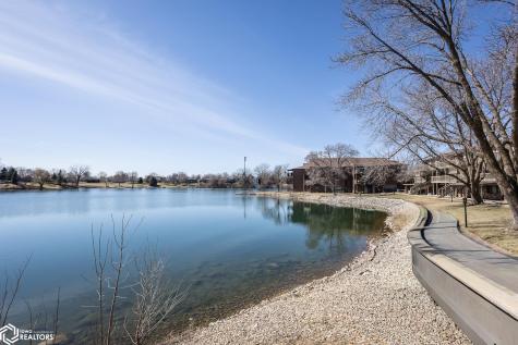 600 #A2 Briarstone Drive Mason City IA 50401