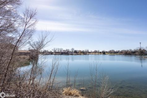 600 #A2 Briarstone Drive Mason City IA 50401