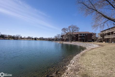 600 #A2 Briarstone Drive Mason City IA 50401