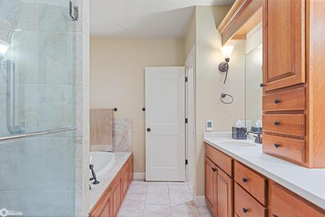 516 Lexington Drive Clear Lake IA 50428