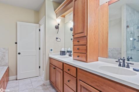 516 Lexington Drive Clear Lake IA 50428