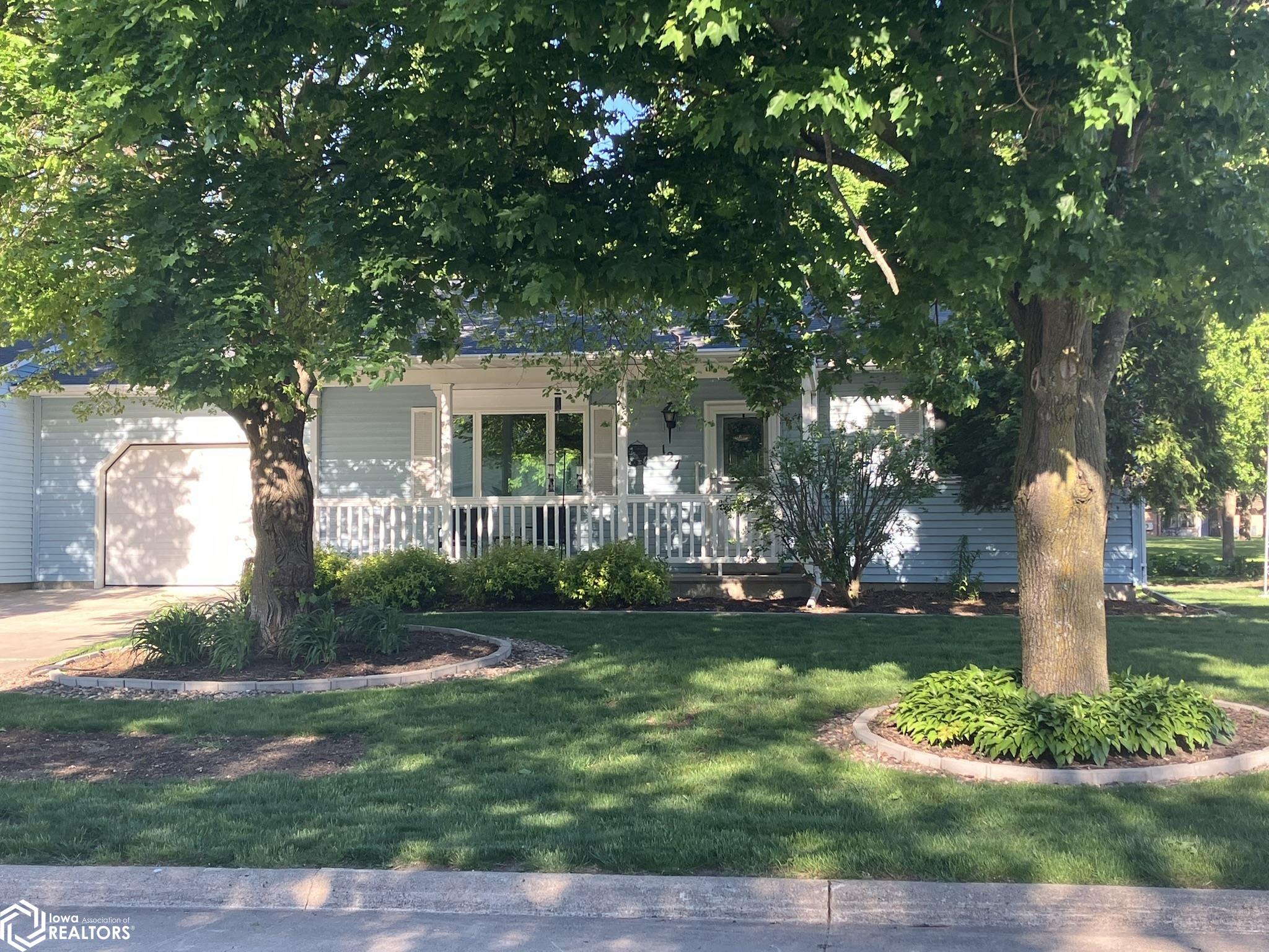 127 Country Club Drive Belmond IA 50421