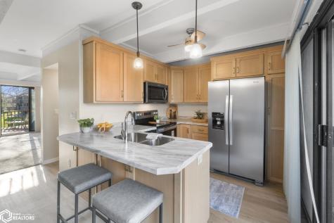 2700 N Shore Drive L-34 Clear Lake IA 50428