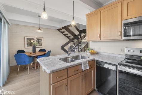 2700 N Shore Drive L-34 Clear Lake IA 50428