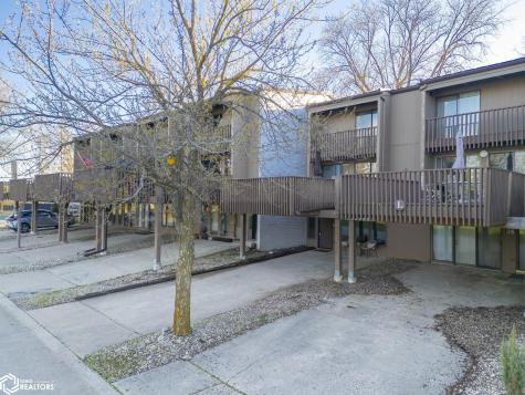 2700 N Shore Drive L-34 Clear Lake IA 50428