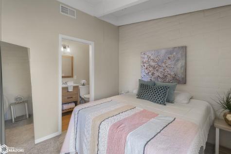 2700 N Shore Drive L-34 Clear Lake IA 50428