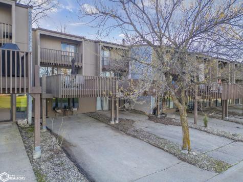 2700 N Shore Drive L-34 Clear Lake IA 50428