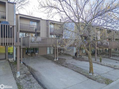 2700 N Shore Drive L-34 Clear Lake IA 50428